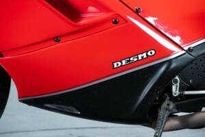 Bild 24/50 von Ducati 750 Paso (1987)