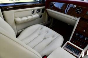 Image 50/50 of Rolls-Royce New Silver Dawn (1997)