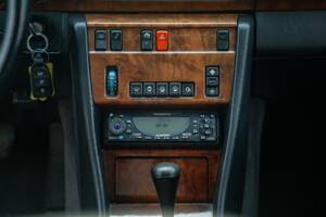 Image 43/50 of Mercedes-Benz 300 CE-24 (1991)