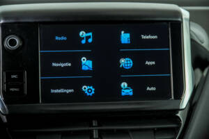 Bild 28/50 von Peugeot 208 1.2 PureTech 82 (2019)