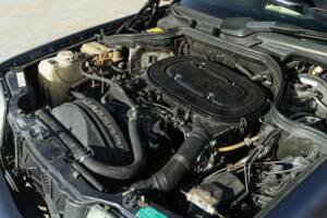 Image 49/50 of Mercedes-Benz 200 CE (1992)