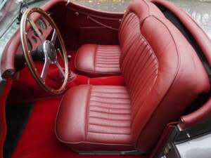 Image 9/19 of Jaguar XK 120 OTS (1952)