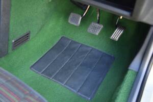 Image 32/35 of Peugeot 205 (1985)