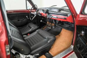Image 12/50 of Volvo P 123 GT (1968)