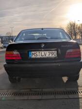 Immagine 7/72 di BMW 328i (1996)
