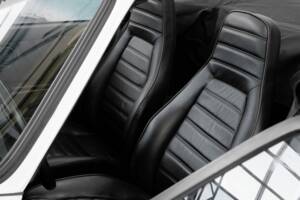 Image 22/46 de Porsche 911 Carrera 3.2 (1984)