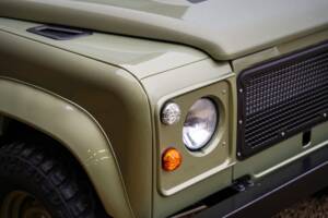 Bild 14/47 von Land Rover 90 (1990)