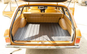 Image 50/57 of Ford Granada Turnier 2,3 (1976)