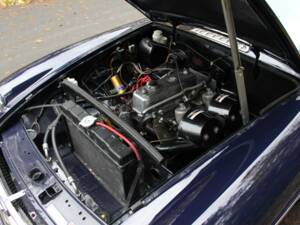 Bild 15/16 von MG MGB GT (1974)