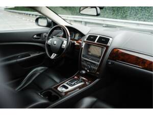 Bild 31/33 von Jaguar XKR (2008)