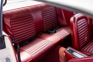Image 16/50 of Ford Mustang 200 (1966)