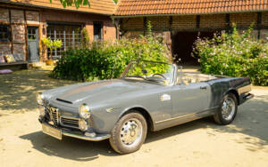 Image 10/77 of Alfa Romeo 2600 Spider (1963)