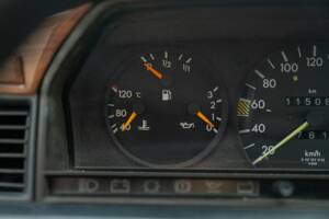 Image 37/50 of Mercedes-Benz 190 E 1.8 (1991)