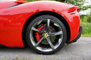 Bild 6/18 von Ferrari SF90 Stradale (2020)