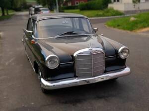 Image 3/8 of Mercedes-Benz 190 c (1963)