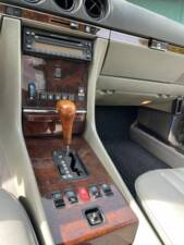 Immagine 21/56 di Mercedes-Benz 500 SL (1985)