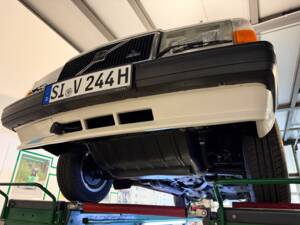 Bild 38/43 von Volvo 240 (1989)