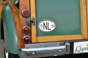 Image 41/50 of Morris Minor 1000 Traveller (1964)