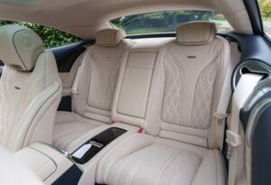 Immagine 25/31 di Mercedes-Benz S 63 AMG S 4MATIC (2019)