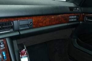 Immagine 30/50 di Mercedes-Benz 560 SEC (1990)