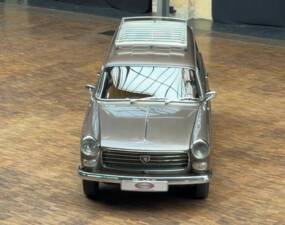Image 5/40 of Peugeot 404 Break (1965)