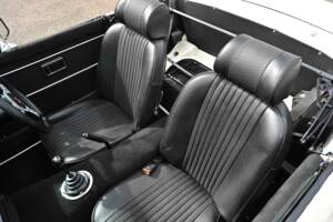 Image 34/50 of MG MGB (1972)