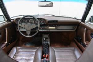 Image 13/36 of Porsche 911 Carrera 3.2 (1984)