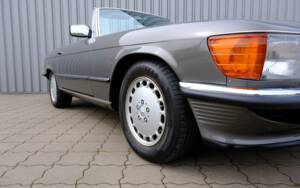 Image 22/97 de Mercedes-Benz 560 SL (1987)