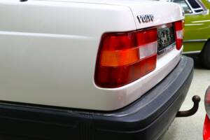 Image 15/34 of Volvo 940 2.3i (1991)