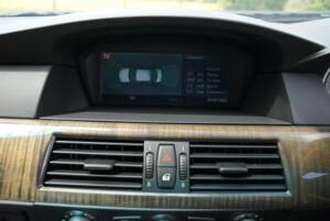 Bild 45/48 von BMW 550i (2006)