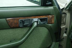 Bild 46/50 von Mercedes-Benz 300 SEL (1986)