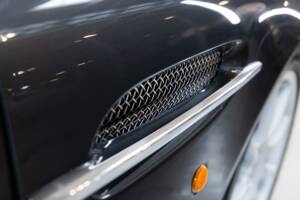 Image 27/31 de Aston Martin V12 Vanquish (2004)