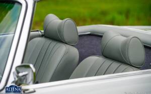 Image 22/49 of Mercedes-Benz 230 SL (1964)