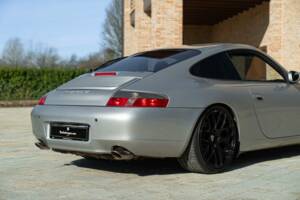 Image 18/50 of Porsche 911 Carrera 4 (1999)