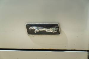 Image 23/50 de Jaguar XJ 6 4.2 (1970)