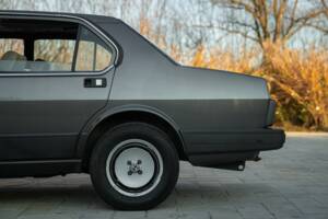 Image 33/50 of Alfa Romeo Alfetta Quadrifoglio Oro (1984)