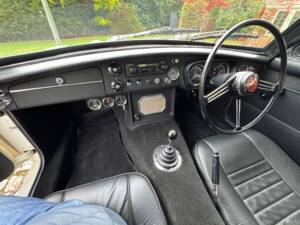 Bild 26/30 von MG MGC GT (1969)