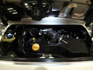 Image 6/10 of Porsche 911 Carrera (1997)