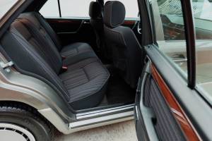 Bild 24/73 von Mercedes-Benz 230 E (1991)