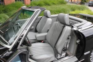 Image 12/20 de Mercedes-Benz 500 SL (1986)