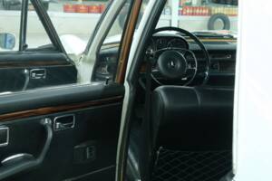 Afbeelding 27/70 van Mercedes-Benz 300 SEL (1968)
