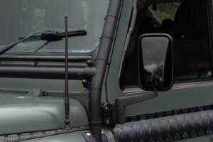 Image 10/50 de Land Rover Defender 110 Crew Cab SE (2010)