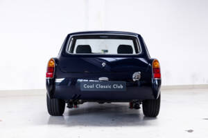 Image 9/41 of MG MGB GT V8 (1976)