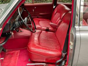 Image 9/24 of Jaguar 420 (1968)