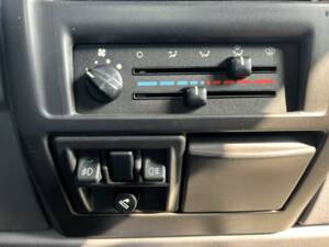 Image 36/38 of Jeep Wrangler Sport Hardtop 2.5 (1997)