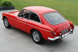 Image 17/50 of MG MGB GT (1974)
