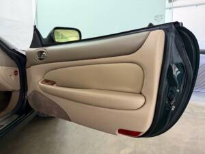 Image 24/26 of Jaguar XKR (2000)