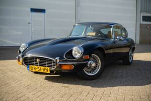 Immagine 2/8 di Jaguar E-Type V12 (2+2) (1973)