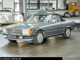 Mercedes-Benz 560 SL