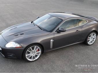 JAGUAR XK 150 in lega targa di identificazione